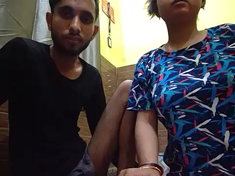 Snapshot of Queen_Couple chatting on February 28, 4:53 pm Queen Couple online show from February 28, 4:53 pm