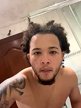 Snapshot of yeiyei_oficial chatting on October 24, 5:42 pm yeiyei oficial online show from October 24, 5:42 pm