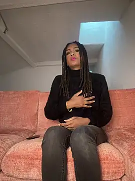 Snapshot of Aurianne chatting on May 12, 7:00 pm Aurianne online show from May 12, 7:00 pm