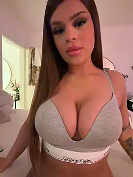 Snapshot of mrsbellanova chatting on June 4, 8:48 pm mrsbellanova online show from June 4, 8:48 pm