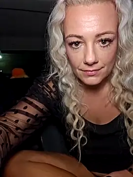 TessaWayne online show from December 14, 7:51 pm