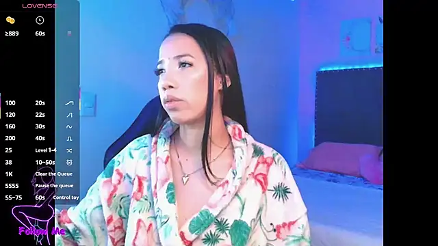 SallyWhitee online show from September 15, 4:12 am