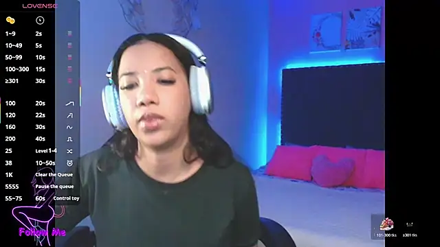 SallyWhitee online show from November 13, 3:49 am