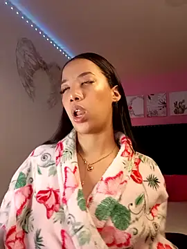 SallyWhitee online show from February 24, 4:32 am