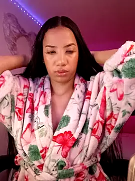 Snapshot of SallyWhitee chatting on July 25, 4:43 am SallyWhitee online show from July 25, 4:43 am