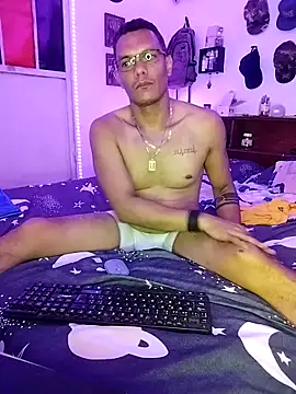 Snapshot of XhaseFoX chatting on March 5, 5:29 am XhaseFoX online show from March 5, 5:29 am