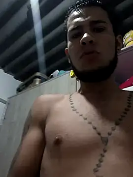 Snapshot of baby-buu chatting on February 10, 1:46 am baby-buu online show from February 10, 1:46 am