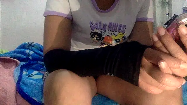 sharonlopez9611 online show from February 18, 2:29 am