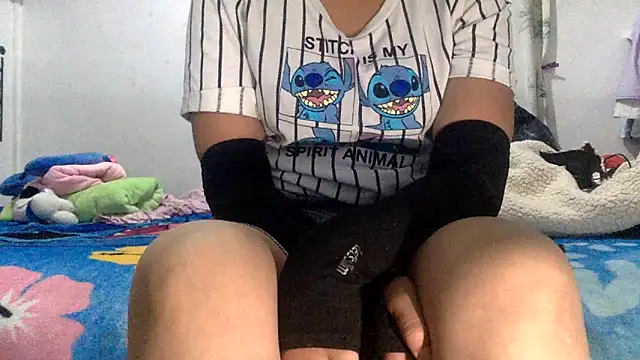 sharonlopez9611 online show from March 16, 3:12 am