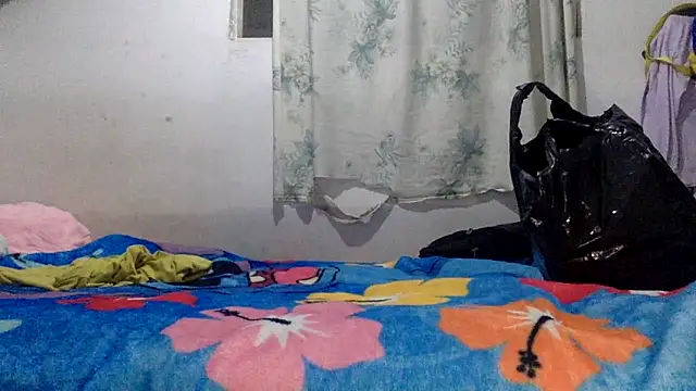 sharonlopez9611 online show from May 30, 3:47 am