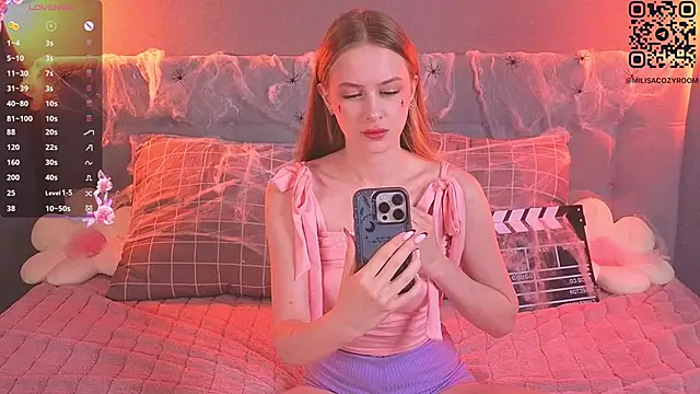 Snapshot of soft_babe chatting on October 30, 10:43 pm soft babe online show from October 30, 10:43 pm