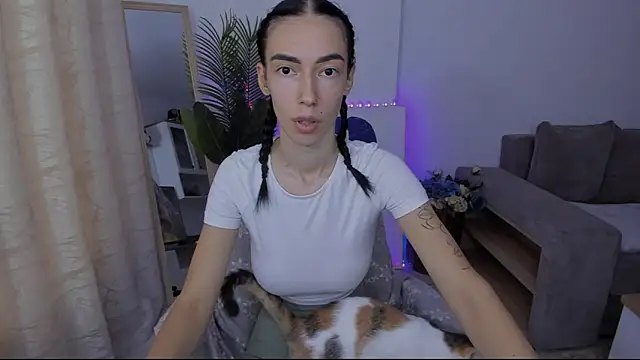 Celine Roxelle online show from September 26, 3:05 pm