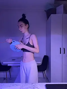 Celine Roxelle online show from April 13, 8:58 pm