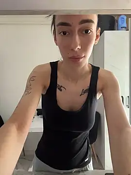 Snapshot of Celine_Roxelle chatting on April 21, 12:44 pm Celine Roxelle online show from April 21, 12:44 pm