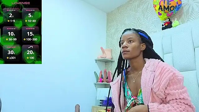 Snapshot of dafnnelewis chatting on June 25, 11:15 am dafnnelewis online show from June 25, 11:15 am