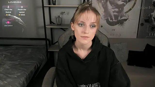 KiraMontoya online show from December 19, 6:04 pm