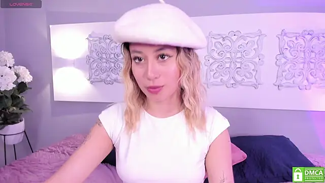 Snapshot of cloe_palmer chatting on February 4, 8:28 pm cloe palmer online show from February 4, 8:28 pm