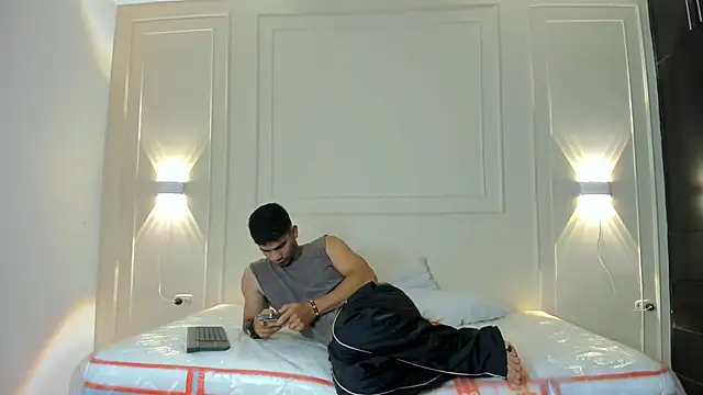 Snapshot of ANDRES_STUD chatting on June 22, 3:47 am ANDRES STUD online show from June 22, 3:47 am