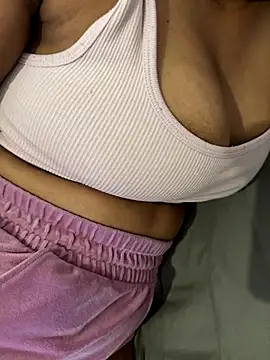 shakybabyx online show from October 18, 9:32 am