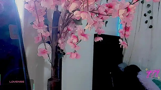 Snapshot of Irina_milkmaid chatting on June 22, 7:22 pm Irina milkmaid online show from June 22, 7:22 pm