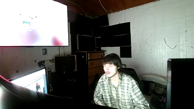 Snapshot of nuttyking2022 chatting on November 1, 7:43 am nuttyking2022 online show from November 1, 7:43 am