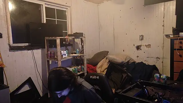 Snapshot of nuttyking2022 chatting on November 21, 1:37 am nuttyking2022 online show from November 21, 1:37 am