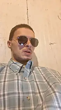 Snapshot of nuttyking2022 chatting on February 17, 4:31 am nuttyking2022 online show from February 17, 4:31 am