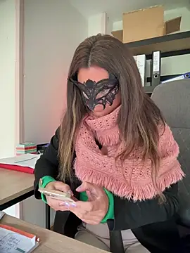 Loveblackzilla online show from February 4, 12:44 pm