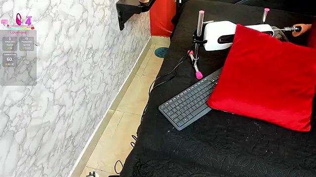 IVISBOUNCYASS online show from March 12, 12:33 pm