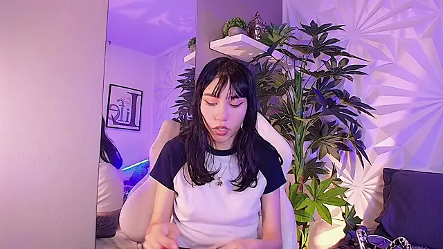 Miaa Lee7 online show from December 16, 9:31 pm