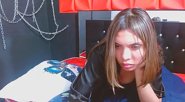 Snapshot of VioletDivala chatting on February 8, 8:42 am VioletDivala online show from February 8, 8:42 am