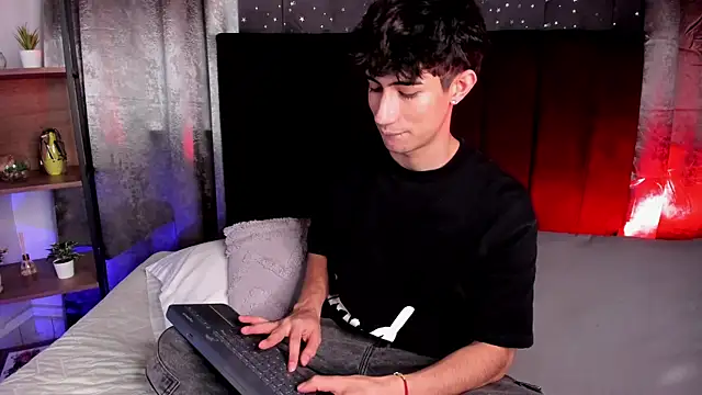 NovaaWheler online show from October 30, 5:46 pm