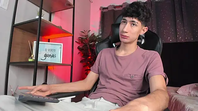 NovaaWheler online show from March 31, 11:54 am