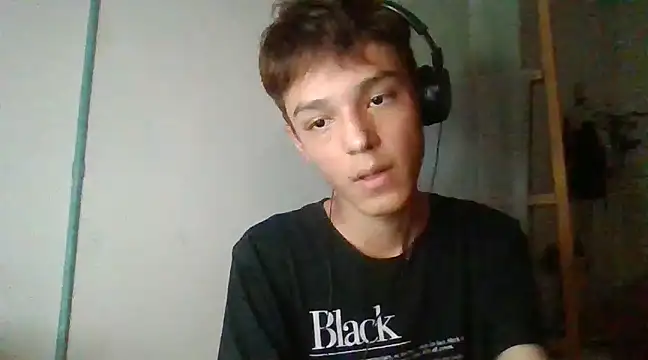 Snapshot of ChavoOT chatting on February 4, 8:46 am ChavoOT online show from February 4, 8:46 am