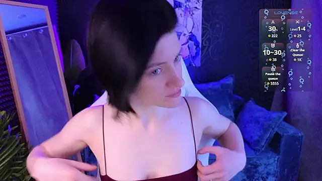 roxy riot  online show from February 24, 1:25 am