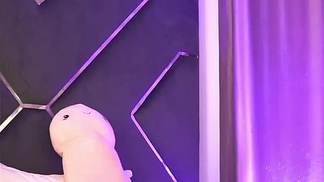 LilaRoses online show from January 18, 6:28 am