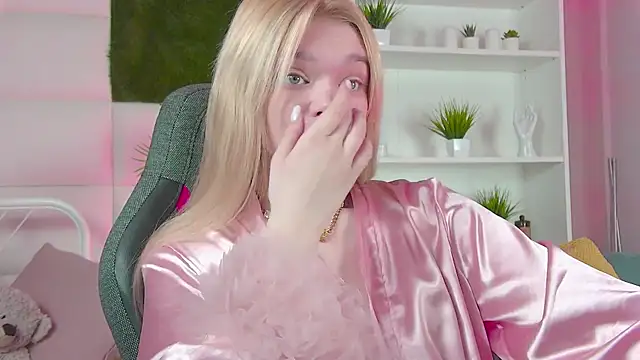 AdeleCartier online show from March 9, 3:54 am