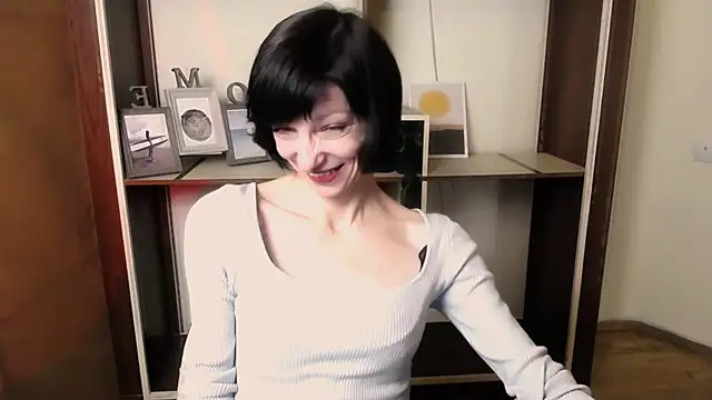  AngeliaFlow  online show from October 25, 7:16 am