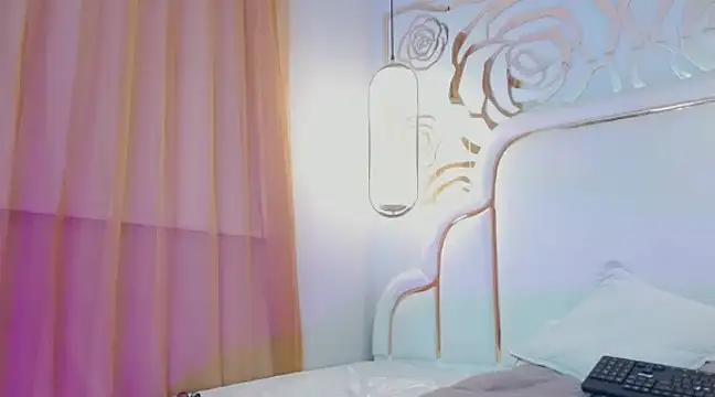 Lilith NoirF online show from February 19, 4:44 am