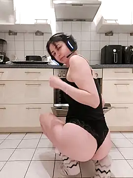 Gamergirl-Linela online show from March 15, 8:04 pm