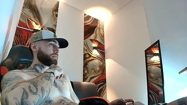 Snapshot of Luke_davis01 chatting on May 30, 12:57 pm Luke davis01 online show from May 30, 12:57 pm