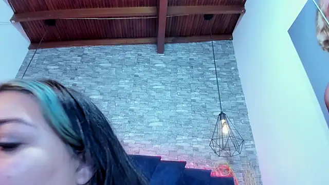 Sophia Brunett online show from April 10, 11:48 am