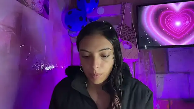 Skye Moore online show from July 11, 12:30 pm