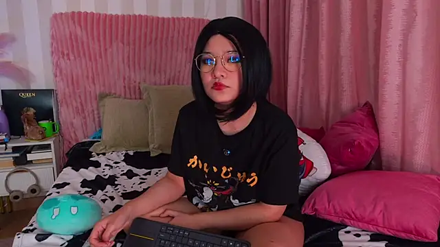Snapshot of NataliaNovak chatting on May 8, 12:54 pm NataliaNovak online show from May 8, 12:54 pm