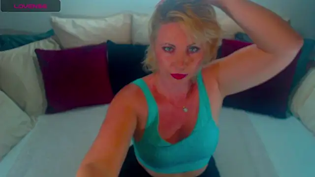 Snapshot of Lex_McQueen chatting on May 12, 8:06 pm Lex McQueen online show from May 12, 8:06 pm