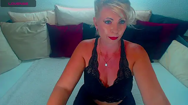 Snapshot of Lex_McQueen chatting on July 8, 8:46 pm Lex McQueen online show from July 8, 8:46 pm