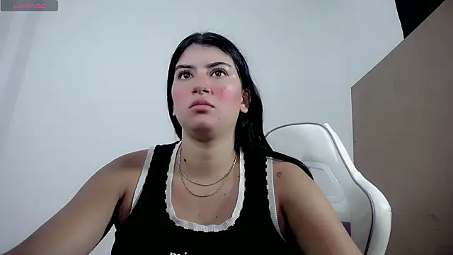 Snapshot of hello_kityy25 chatting on March 29, 6:52 pm hello kityy25 online show from March 29, 6:52 pm