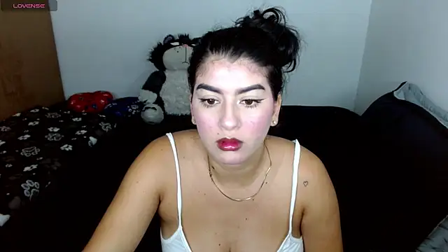 Snapshot of hello_kityy25 chatting on May 20, 6:36 pm hello kityy25 online show from May 20, 6:36 pm