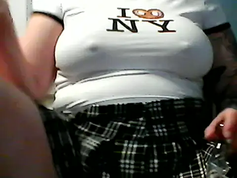 Snapshot of SashaSC3 chatting on February 11, 9:03 pm SashaSC3 online show from February 11, 9:03 pm