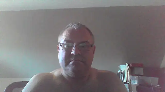 Snapshot of mkestr69 chatting on October 5, 9:45 pm mkestr69 online show from October 5, 9:45 pm